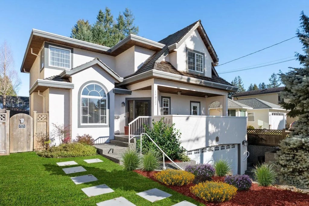 14027 Blackburn Avenue, White Rock