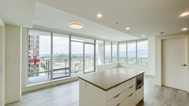 13318 104 Avenue 2001, Surrey