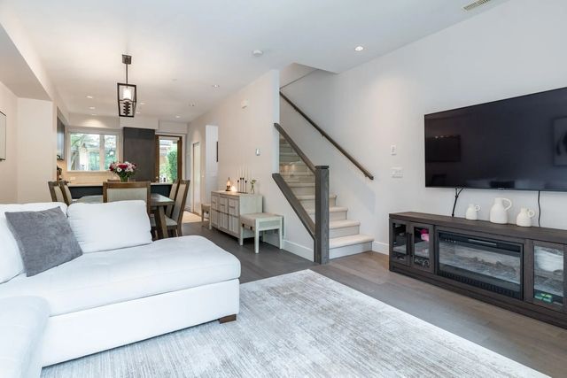 5510 Oak Street, Vancouver