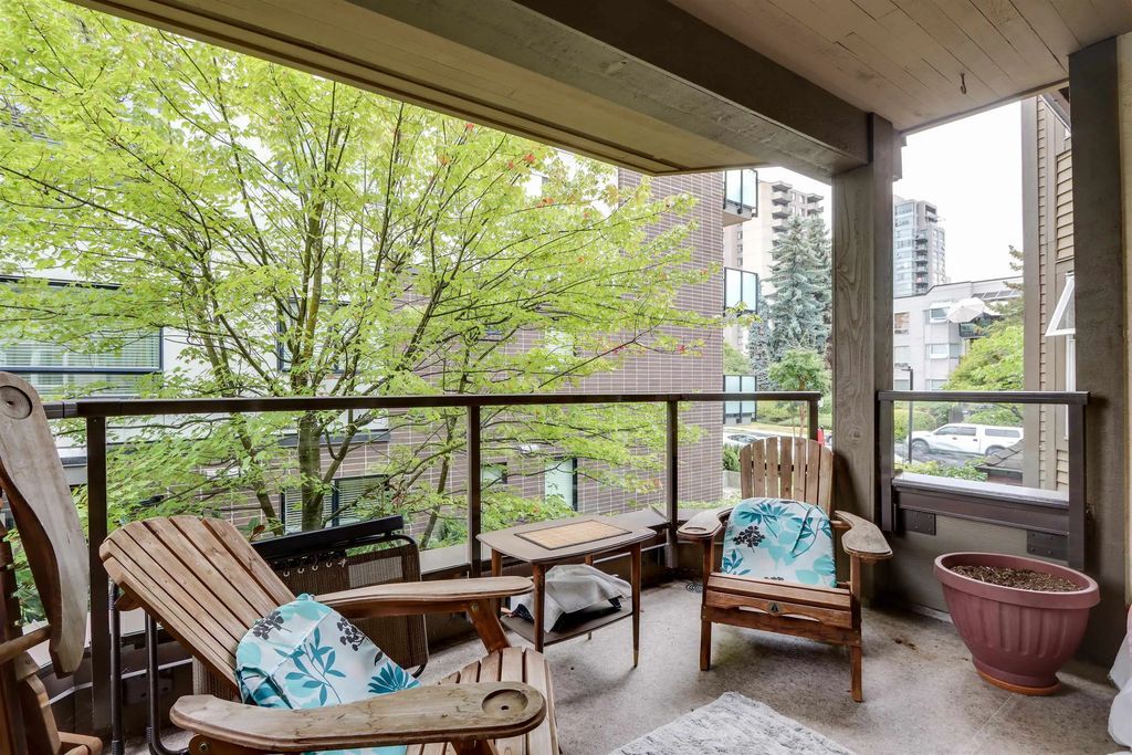 1535 Chesterfield Avenue 205, North Vancouver