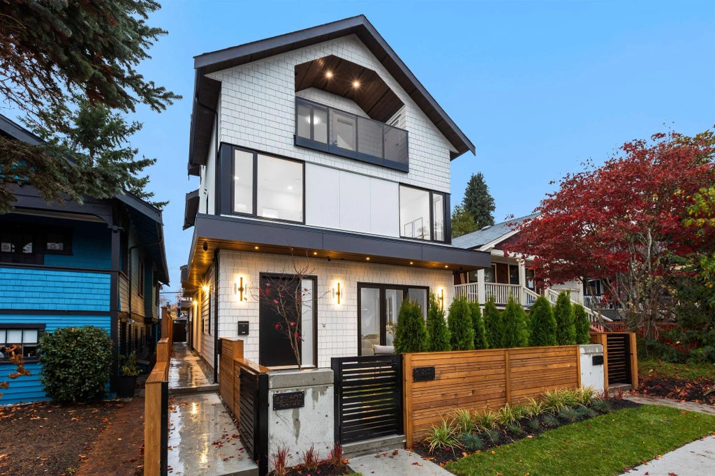 2607 Dundas Street 2, Vancouver