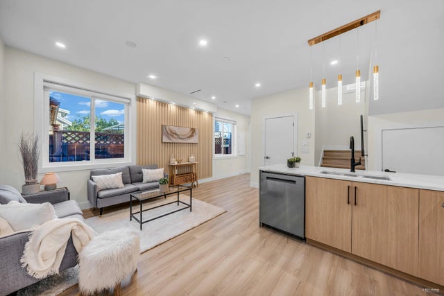 2703 East 3rd Avenue 2, Vancouver