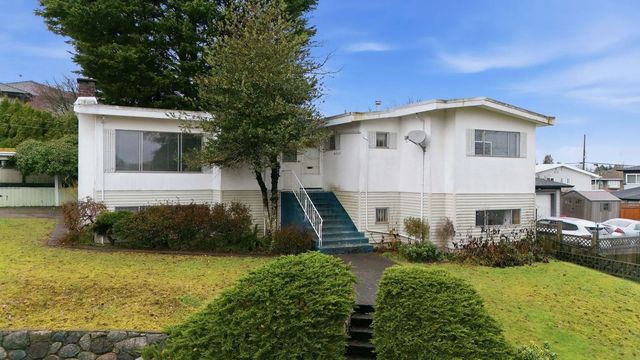 4745 Gilpin Court, Burnaby