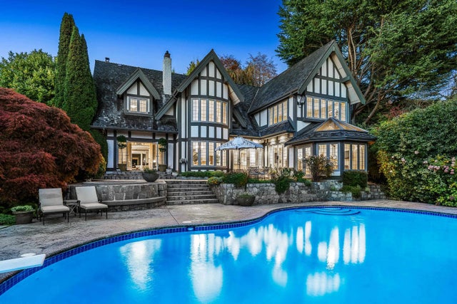 2716 W 49th Avenue, Vancouver