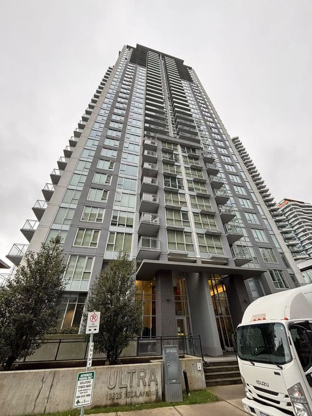 13325 102a Avenue 1103, Surrey