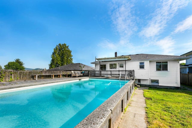 822 E 4th Street, North Vancouver