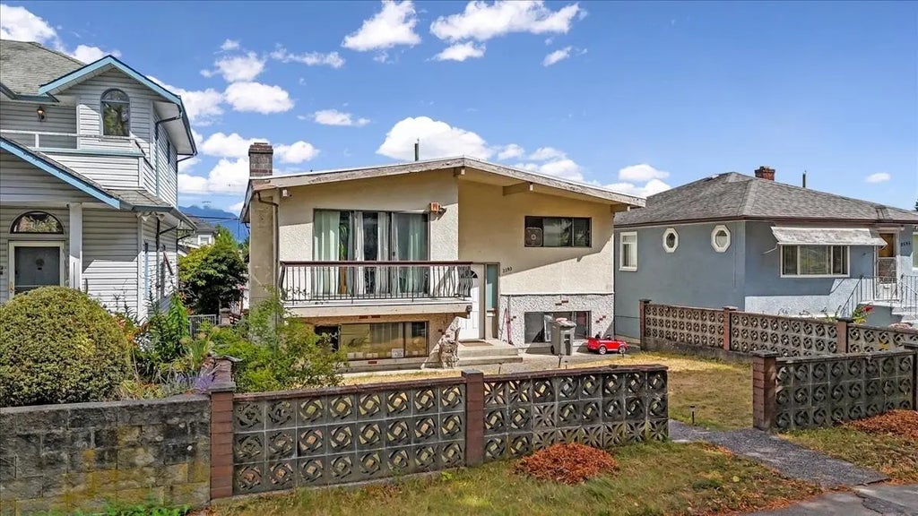 2593 E 25th Avenue, Vancouver