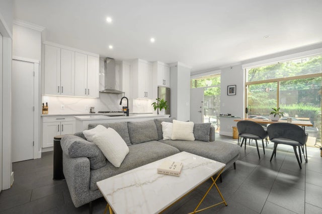 987 Richards Street, Vancouver