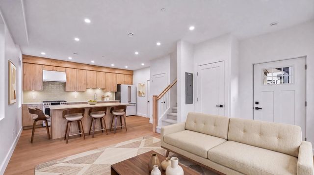 2339 Parker Street 2, Vancouver