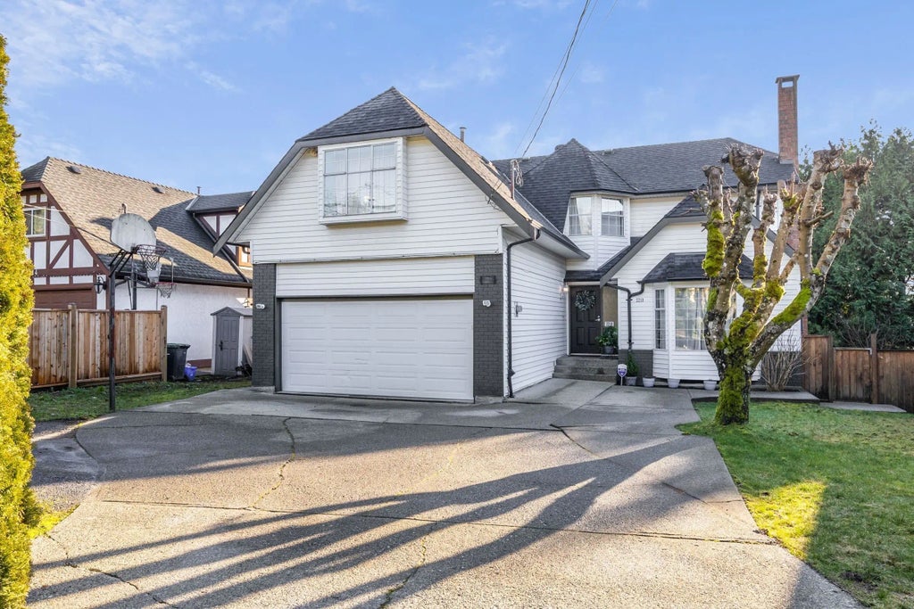 2210 Dawes Hill Road, Coquitlam