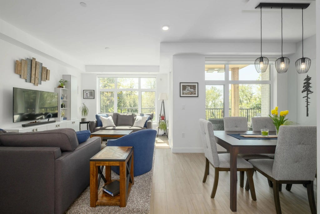 747 E 3rd Street 111, North Vancouver