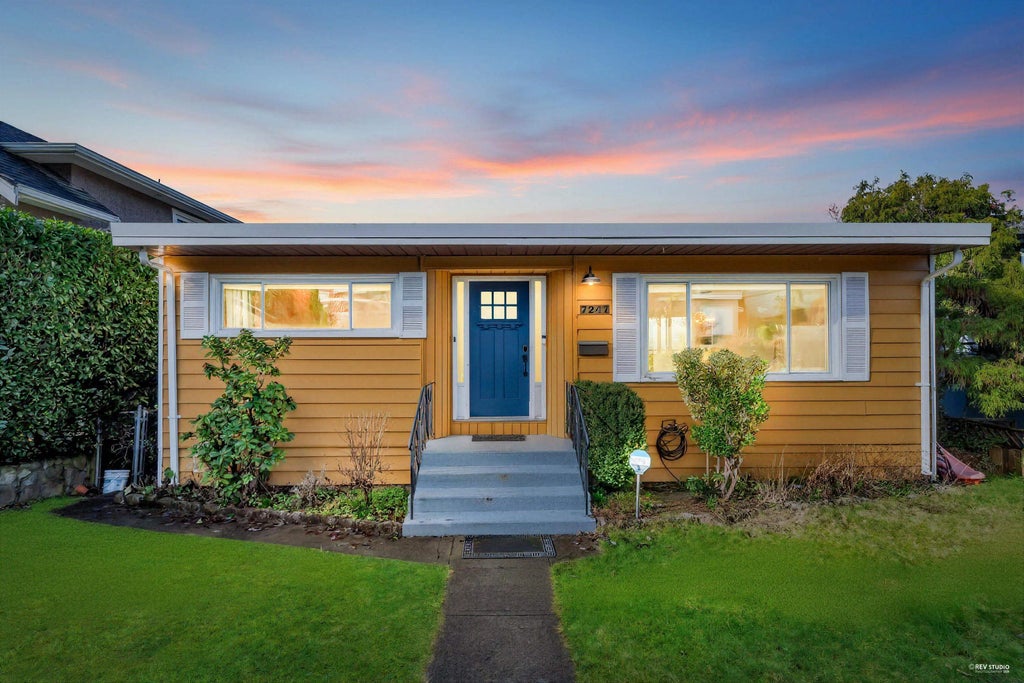 7247 Barnet Road, Burnaby