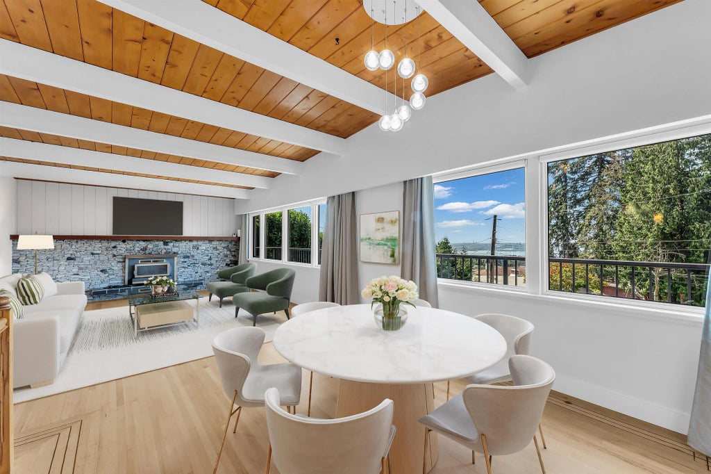 472 Crestwood Avenue, North Vancouver