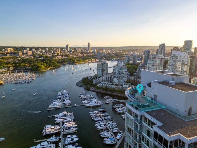 1033 Marinaside Crescent 3903, Vancouver