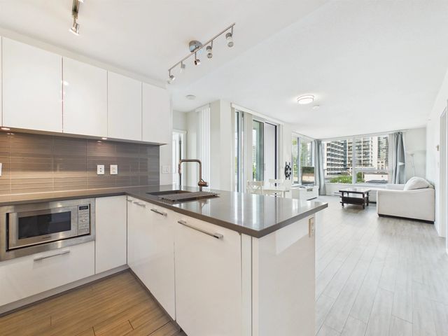 6658 Dow Avenue 505, Burnaby