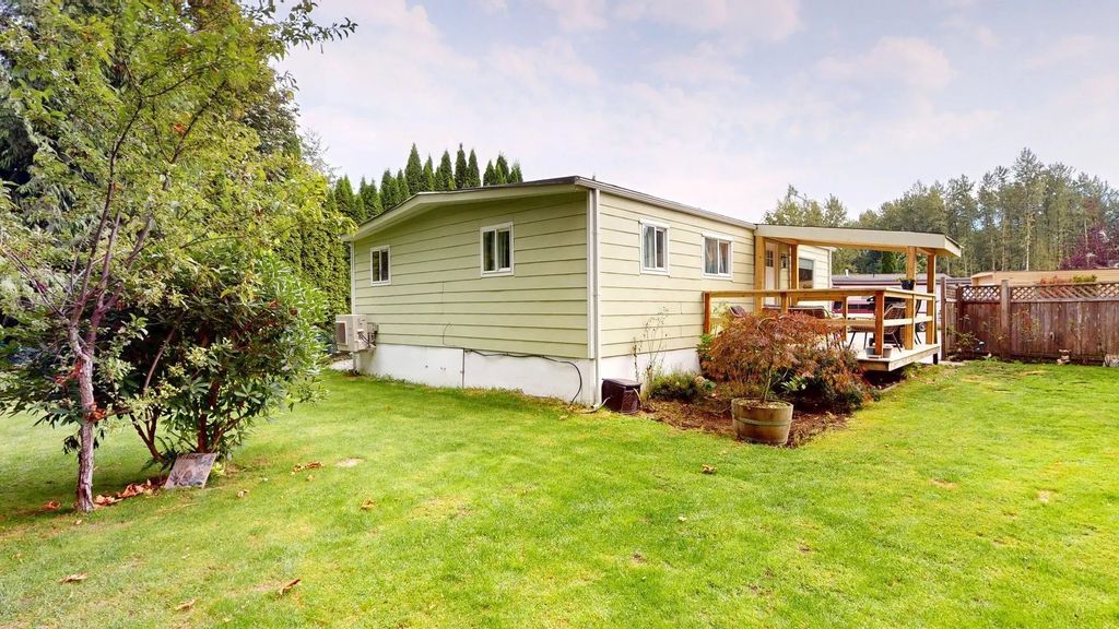 39884 Government Road 8, Squamish