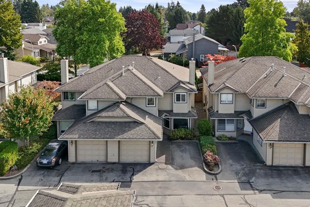 9727 152b Street 22, Surrey