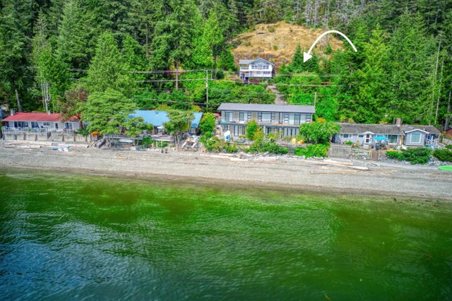 6812 Sunshine Coast Highway, Sechelt