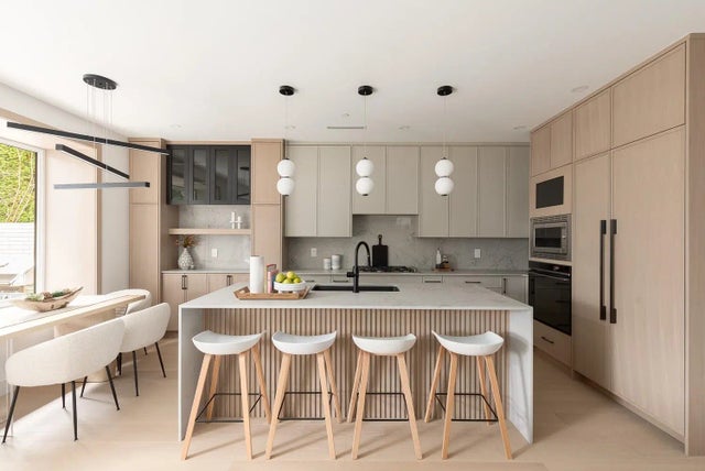 475 W 20th Avenue 2, Vancouver