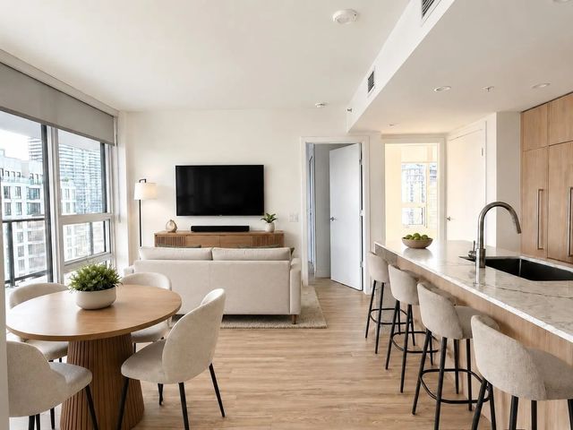 2135 Springer Avenue 2008, Burnaby