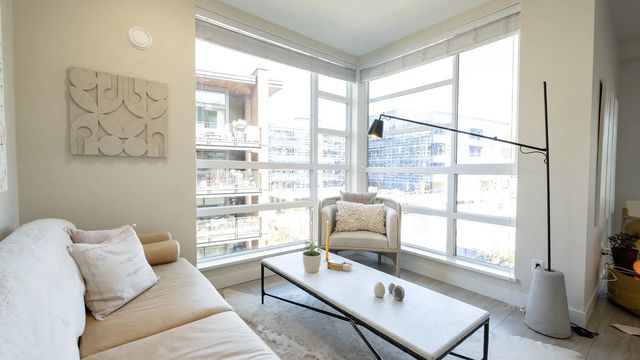 719 W 3rd Street 409, North Vancouver