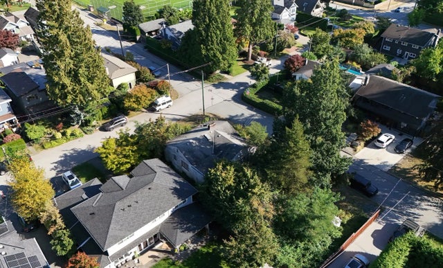 2405 Lloyd Avenue, North Vancouver