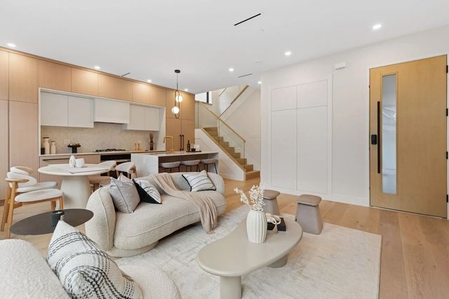 448 W 20th Avenue 2, Vancouver