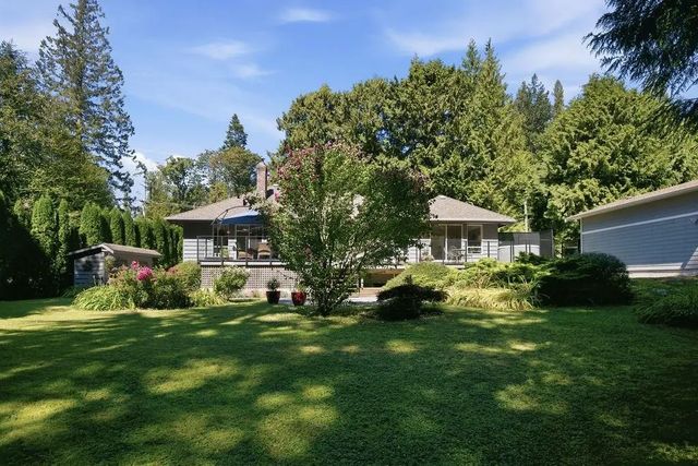 7321 Redrooffs Road, Sechelt