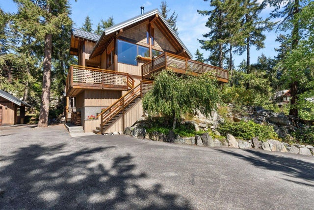 9551 Emerald Drive, Whistler