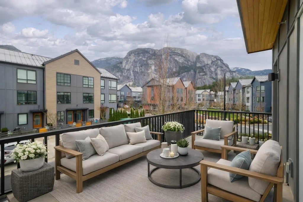 38035 Helm Way, Squamish