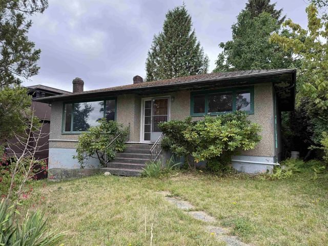 115 N Howard Avenue, Burnaby