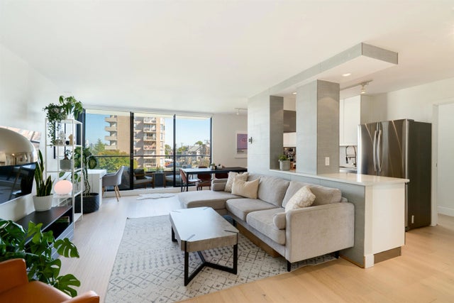 2370 W 2nd Avenue 304, Vancouver