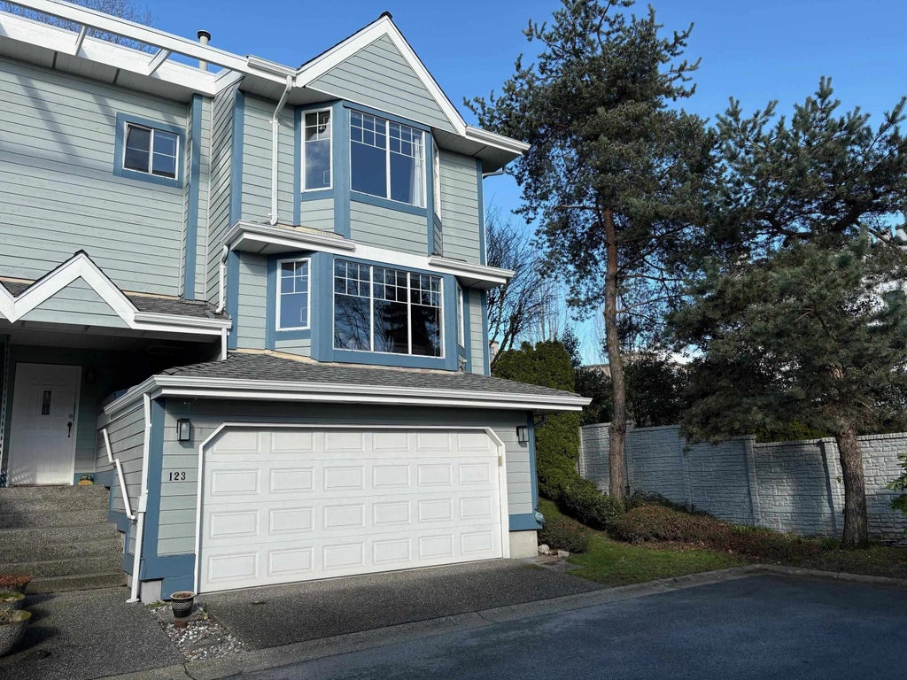 28 Richmond Street 123, New Westminster
