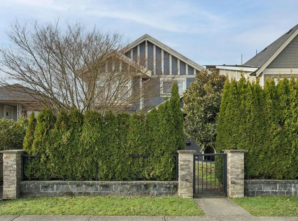 6453 Beatrice Street, Vancouver