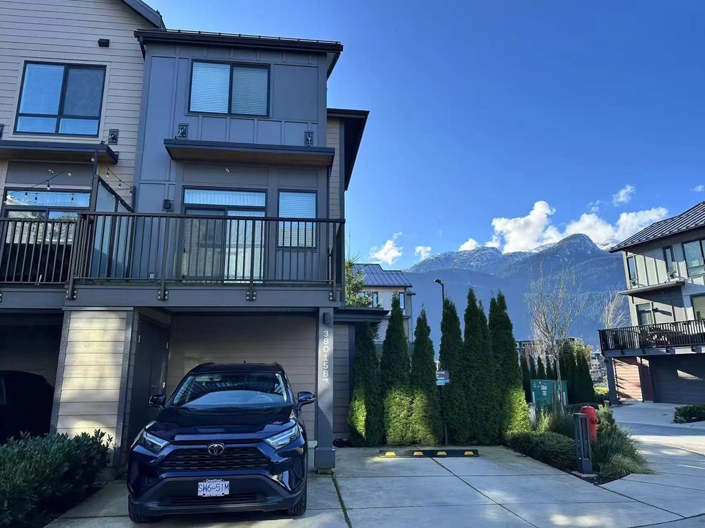 38015 Fairwater Place, Squamish