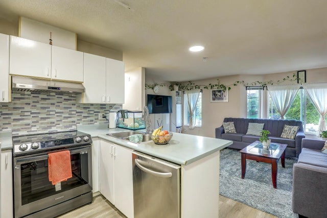 12130 80 Avenue 204, Surrey