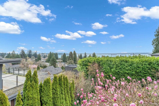 2558 Mathers Avenue, West Vancouver