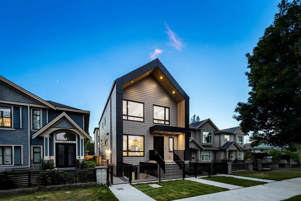6831 Salisbury Avenue 3, Burnaby