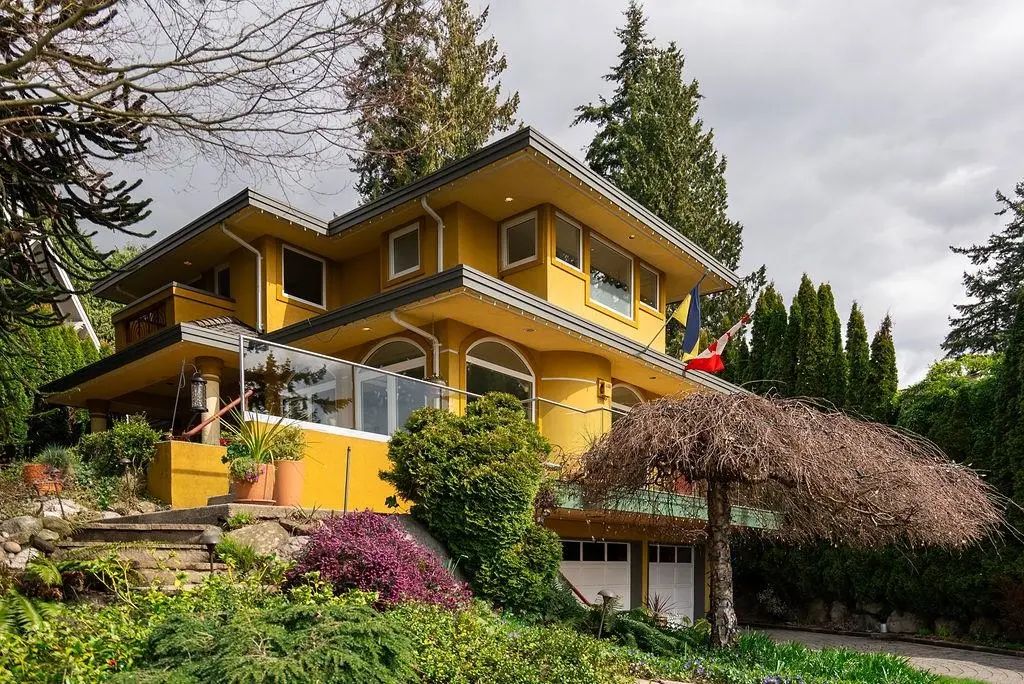 2635 Rosebery Avenue, West Vancouver