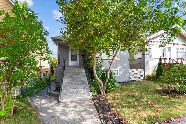 2461 Dundas Street, Vancouver