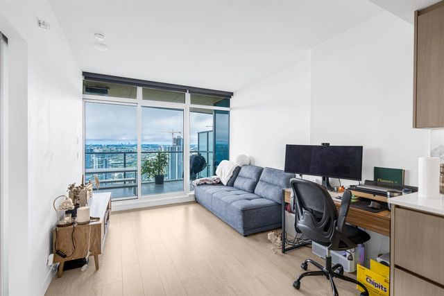 4880 Lougheed Highway 3910, Burnaby