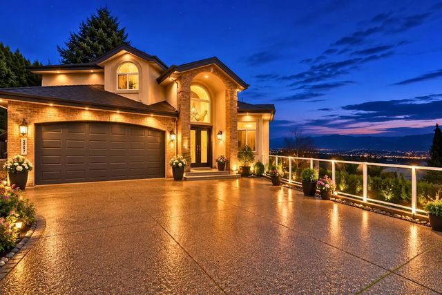 2247 Mountain Drive, Abbotsford
