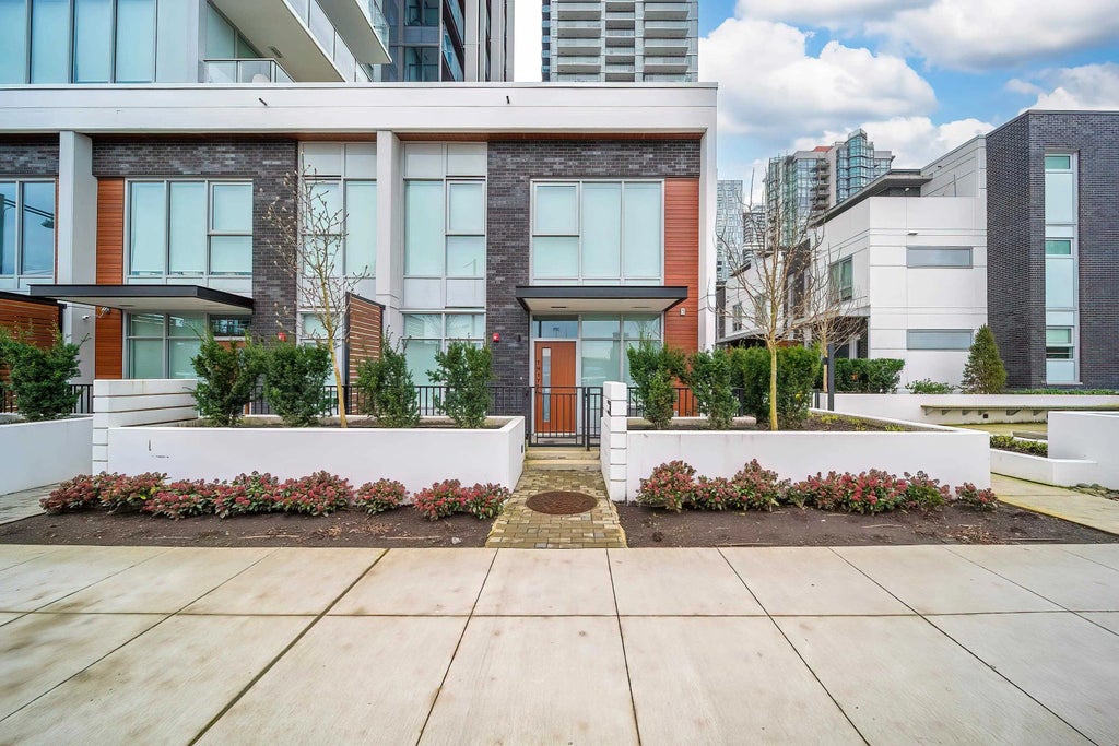 13428 105 Ave Th17, Surrey