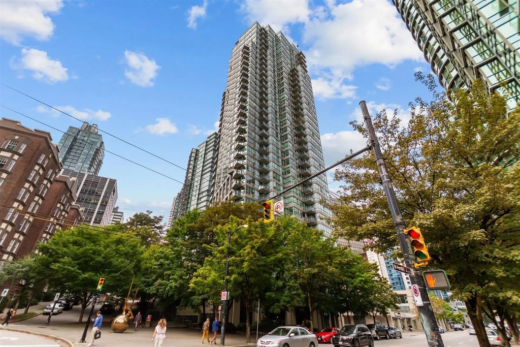 1328 W Pender Street 2206, Vancouver