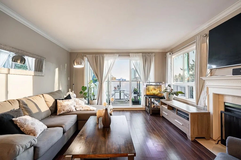 1830 E Southmere Crescent 313, Surrey