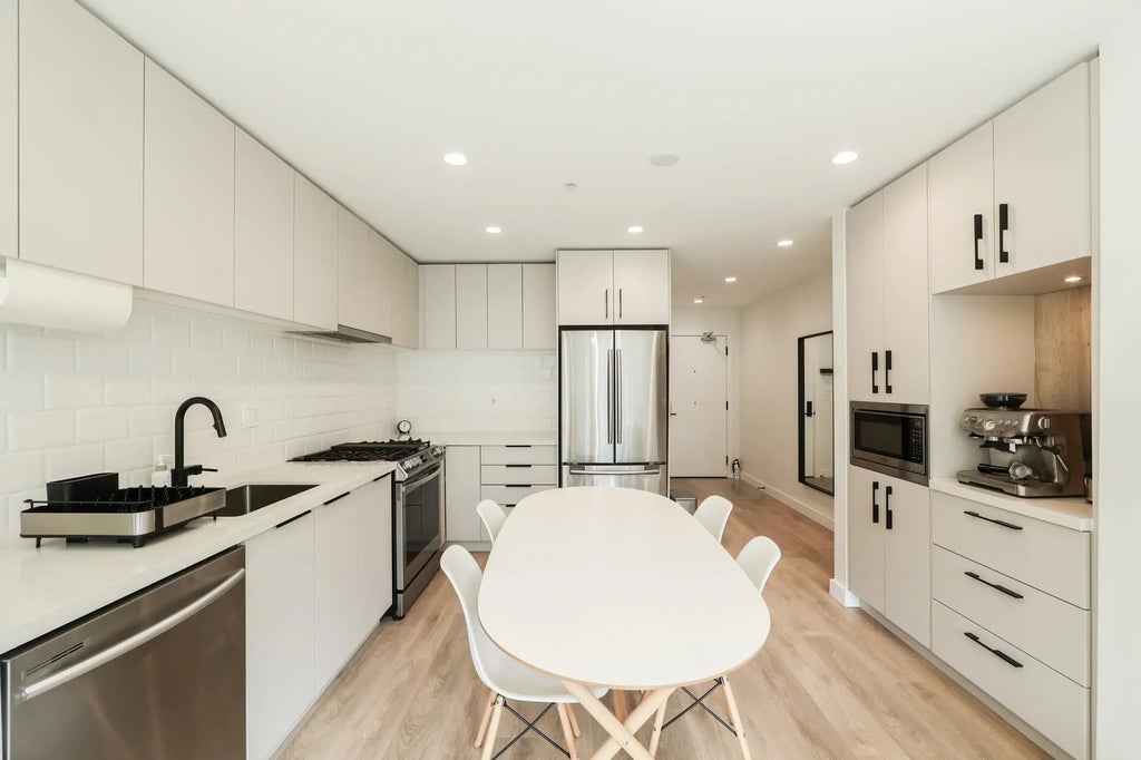 3038 St George Street 407, Port Moody