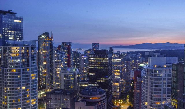 1077 W Cordova Street 340x, Vancouver