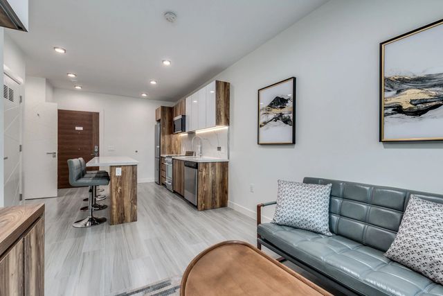 1168 Pendrell Street 302, Vancouver