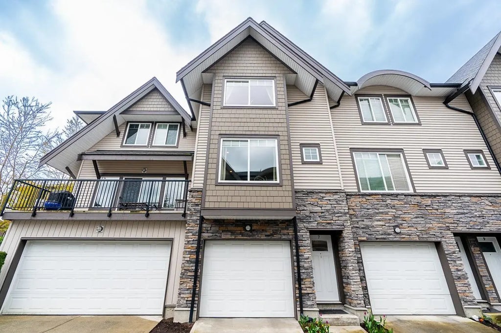 6895 188 Street 7, Surrey