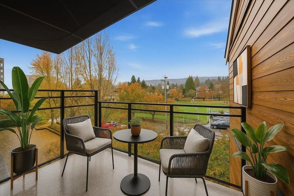 1340 Duchess Avenue 406, West Vancouver